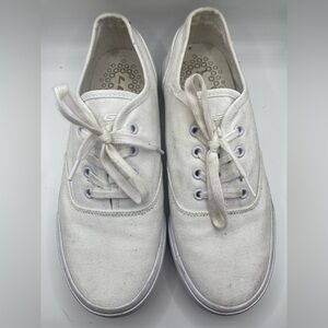 Lugz White tennis Shoes Size 7.5